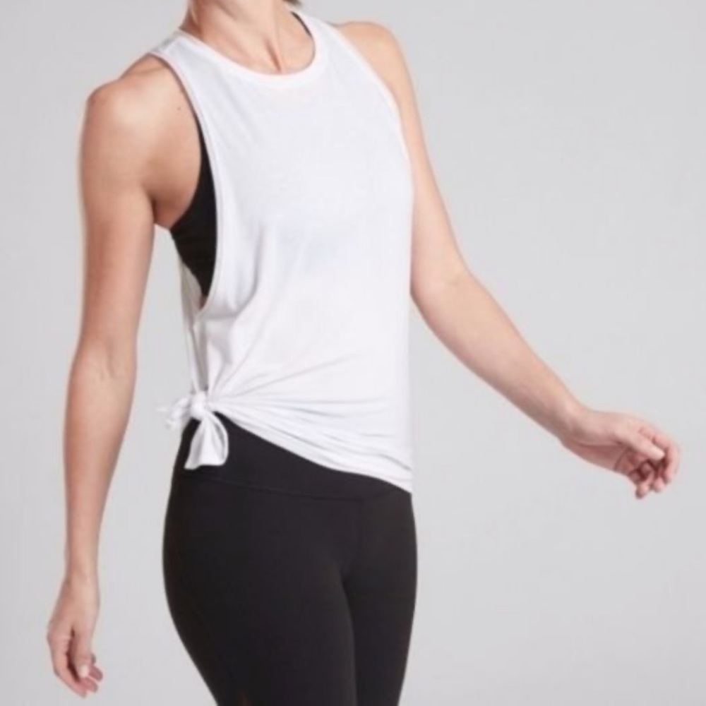 ❗️NWT❗️| Athleta | White Essence Mesh Detail Tank Top. Size M.